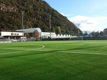In der Sportzone Pfarrhof (300 Meter)